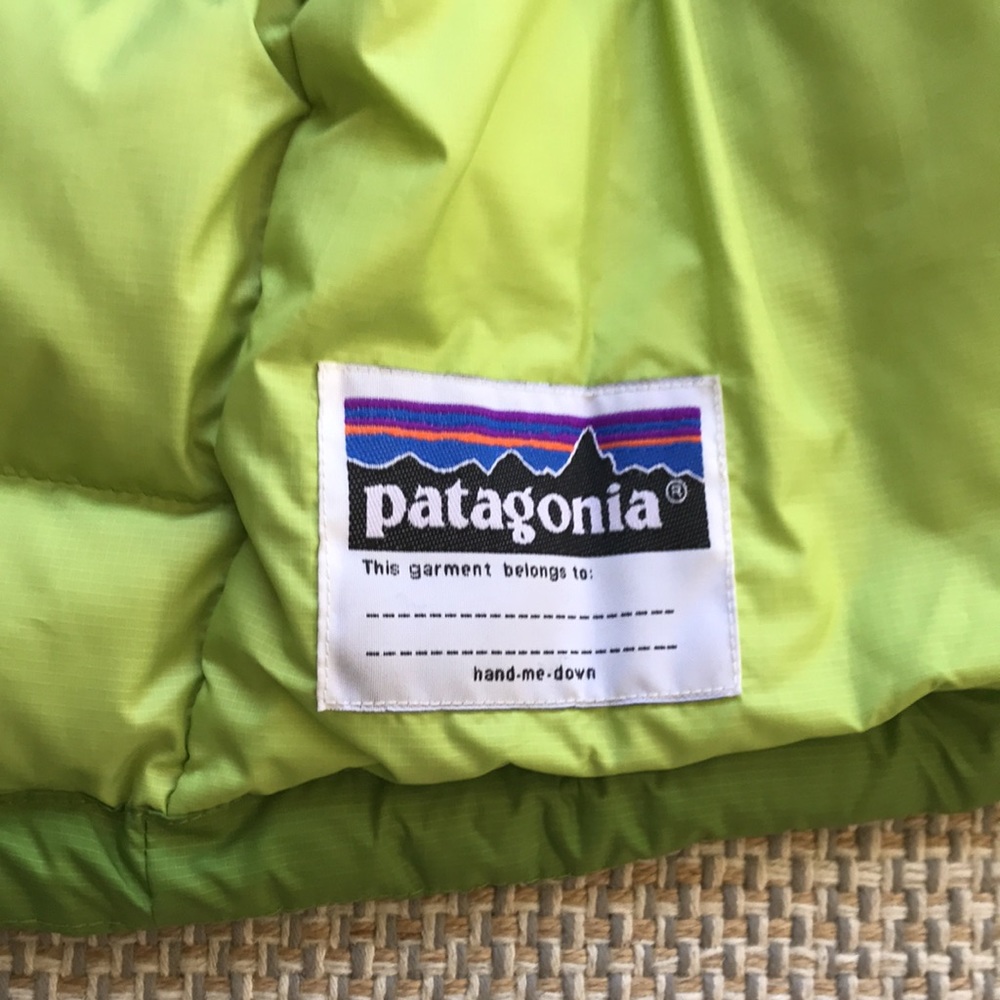 Patagonia Hi Loft Puffer Vest (kids' size S) - Picture 4 of 12
